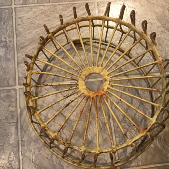 Vintage Metal Farmhouse Egg Basket - Farm Primitive - Antique Egg Basket - Picture 5 of 6